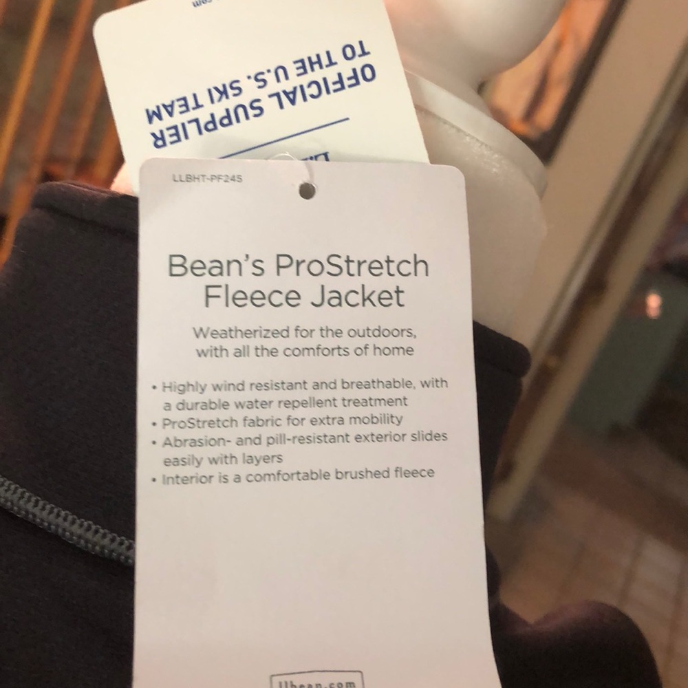 L.L. Bean Performance Stretch Zip-up. - Picture 5 of 8